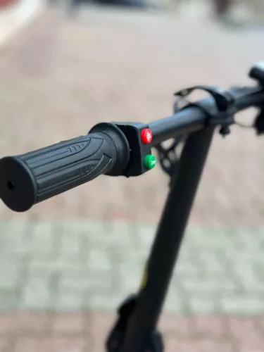 Háromkerekű elektromos roller