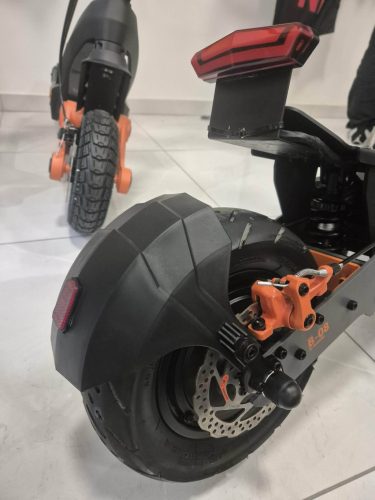 Használt Kukirin g4